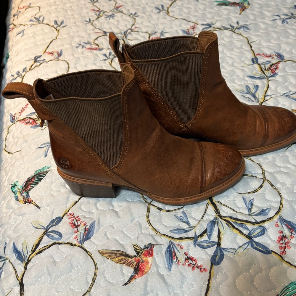 Timberland Brown Ankle Boots  and Elastic Side Panels